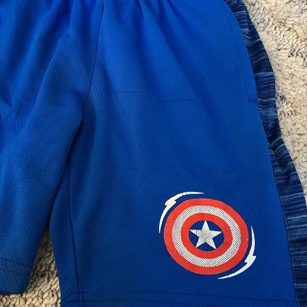 Captain America Boys shorts athleticc avengers shorts size 4/5 - blue!